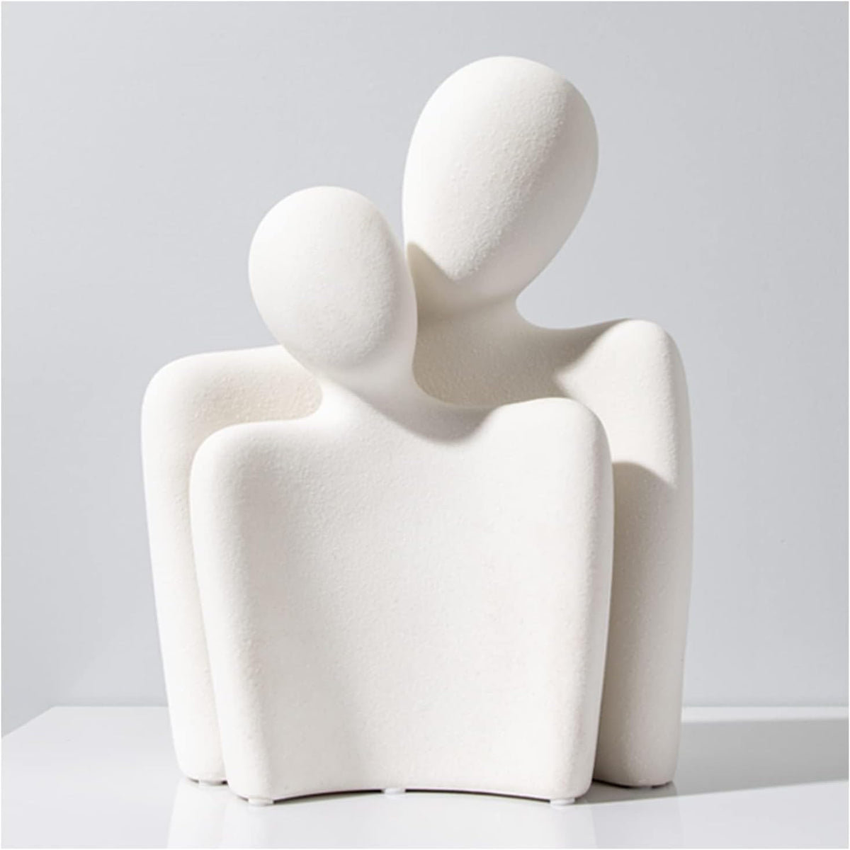 FormaHaven White Ceramic Couple Sculpture – Modern Romantic Home Decor