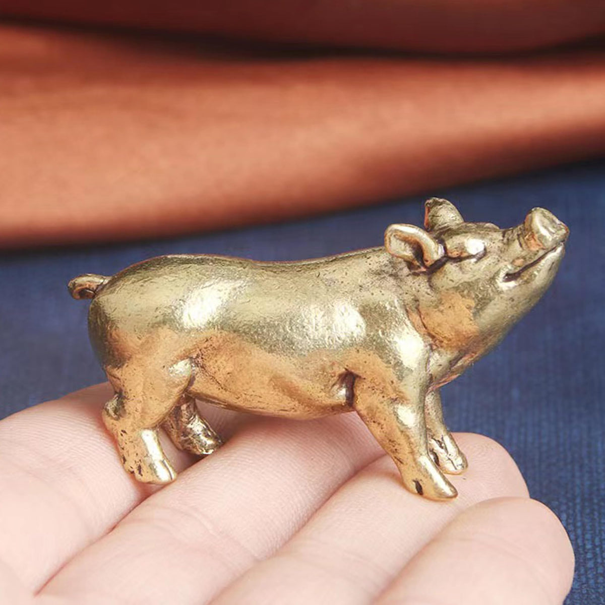 FormaHaven Brass Decorative Sculpture – Elegant Desktop Ornament